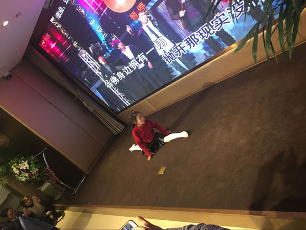 1518247066806.jpg 小朋友表演.jpg